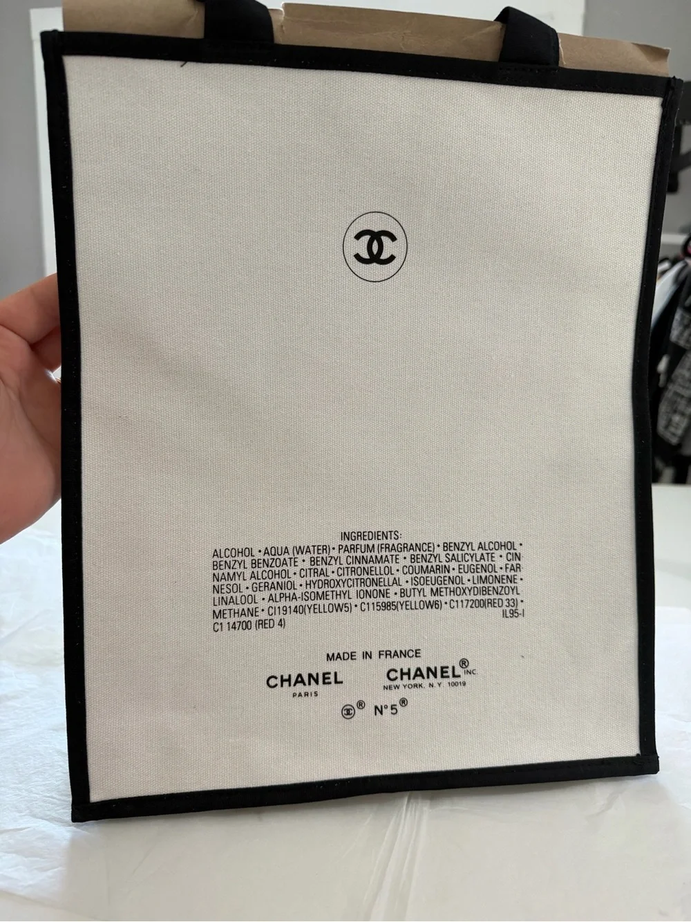 Perfume gift tote CHANEL White and Black Tote Bag - N°5 Paris